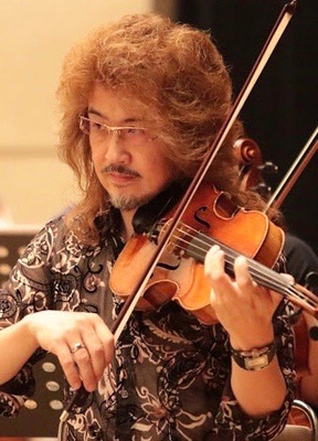 第1公演でヴィオラを演奏する成谷仁志